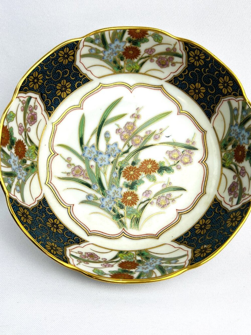 Yukihama Snow Mountain Vintage Japanese Porcelain Bowl Gold Accents Signed 6"